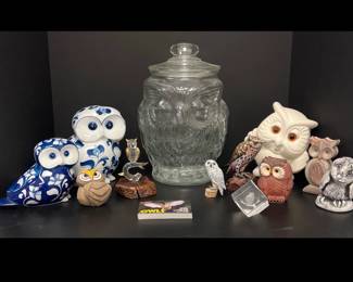 Lot 1484 Vintage LIbbey Owl Jar wLid  Owl Figures