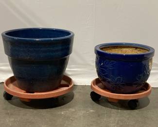 Lot 1526 2 Glazed Ceramic Garden Planter Pots w Wheeled Bases