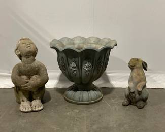 Lot 1521 Garden Planter Pot  Garden Statuary
