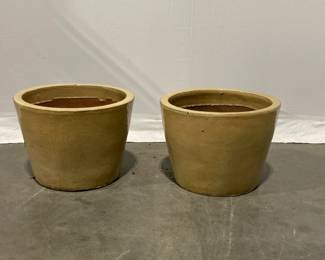 Lot 1536 2 Glazed Ceramic Garden Planter Pots