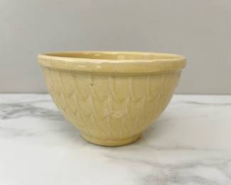 Lot 1631 Vintage McCoy Fish Scale Yellow Mixing Bowl