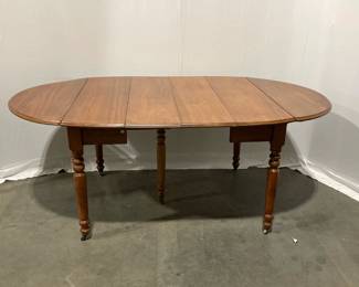 Lot 934 Vintage Drop Leaf Dining Room Table w 2 Leaves