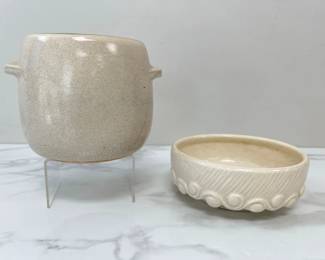 Lot 1634 Vintage McCoy Wave Knot Low Planter  Vintage McCoy Crock Bean Pot