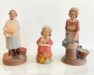 Lot 1577 Tom Clark Dumpling 1997 Figurine  Tom Clark Maggie 1990 Figurine  Tom Clark Aunt Jewell 1988 Figurine