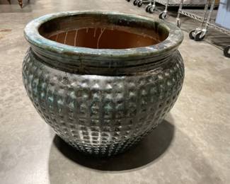 Lot 1798 Large Outdoor Garden Planter Flower Pot