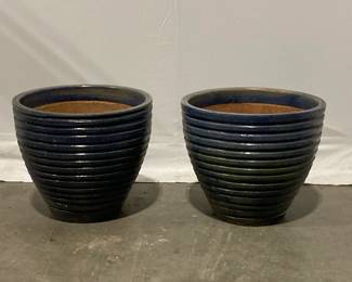 Lot 1535 2 Glazed Ceramic Garden Planter Pots