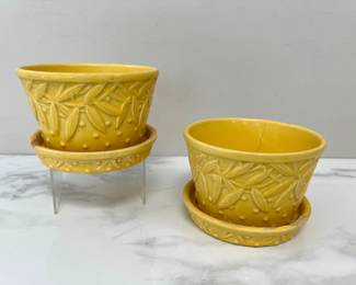 Lot 1632 Vintage McCoy Pottery Hobnail Leaves  Berries Flower Pot Planter