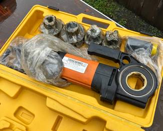 CENTRAL MACHINERY Portable Threading Machine