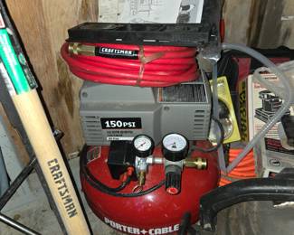 Porter-Cable pancake compressor C2000 & air hoses 