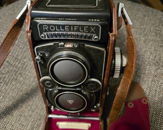 Rolleiflex Franke & Heidecke DBP 3.5F 2285534 DBGM Camera w/ cover & leather case in excellent condition! Best offer by End Of Sale Sun 3/30 5pm EST. Current offer $800. (Buyer pays any shipping costs directly to UPS & adds $15 convenience fee to payment)
