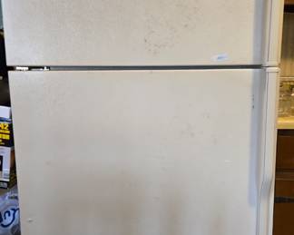 KitchenAid refrigerator w/ ice maker