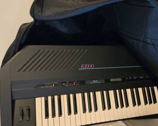 Kurzweil K1000SE electric piano 