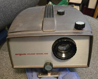 argus Holiday model 505B semi automatic slide projector 