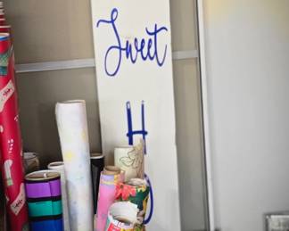 Christmas Wrap, HSW Sign