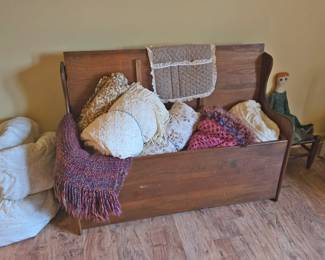 Bedspreads, Storage Chest
