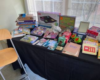 CHILDRENS BOOKS