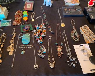 UNQUIE JEWELERY