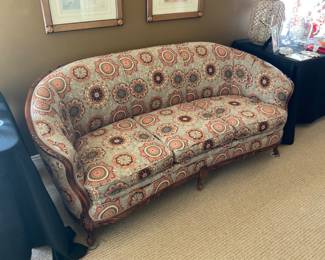 DESIGNER COLORS. CUTE LOVE SEAT
