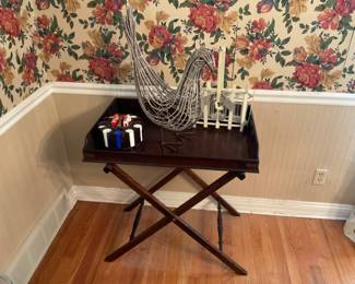 TRAY TABLE