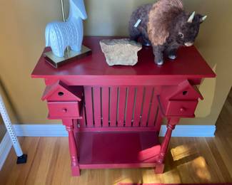 CUTE TABLE