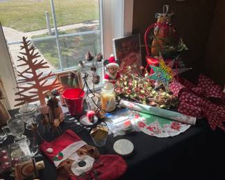 HOLIDAY DECOR