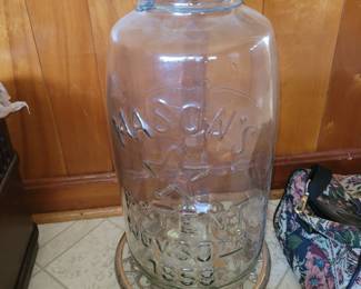 Bigason pickle jar no chips or cracks