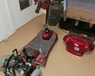 Mobility scooter for parts only (will not charge)