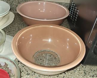 Pyrex bowls