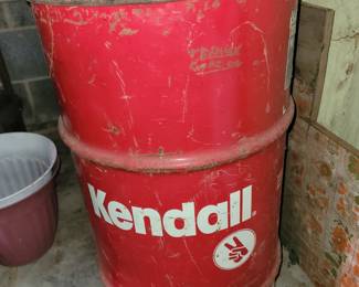 2 metal Kendall cans