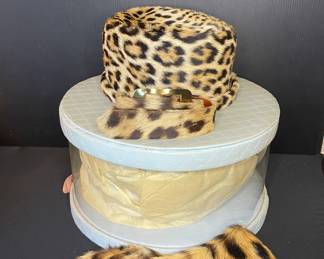 Saks 5th Ave leopard pillbox hat vtg.  Leopard belt & collar 