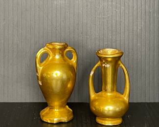 Mini gold vases 