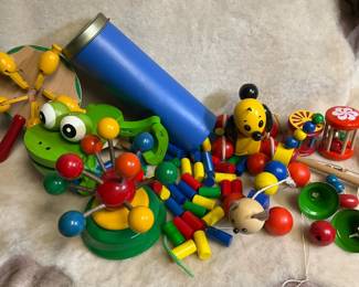 Kouyalias Bubble Ball WindUp Music Toy, Melissa Doug, Brio Pull Along Childrens Toys