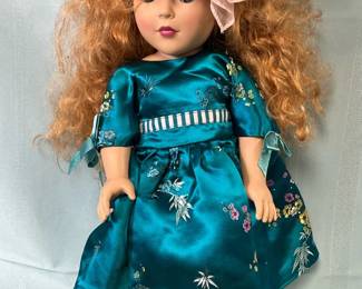 2009 Madame Alexander Doll