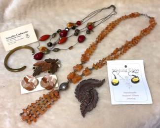 Lisner Thermoset Other Costume Jewelry Pieces