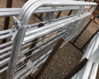 10 GALVANIZED WIRE GATE