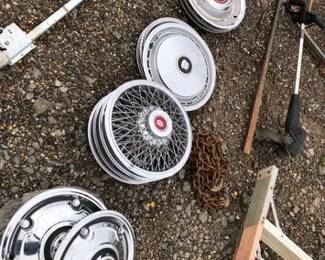ASSORTED HUBCAPS
