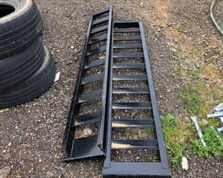 2 TRAILER RAMPS