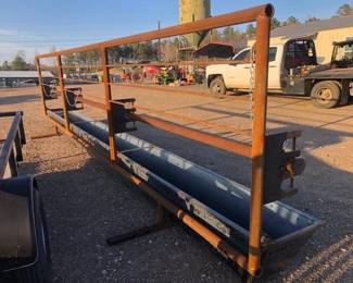 24 FREESTANDING FENCE LINE FEEDER