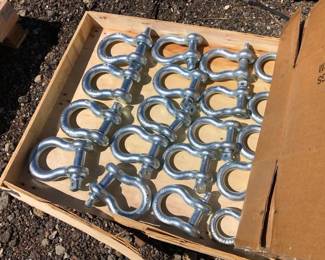 PALLET OF SHACKLES