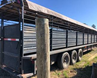 STOLL 32 CATTLE TRAILER