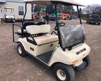 CLUB CAR GOLF CART