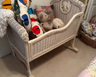 Wicker rocking baby bassinet/bed