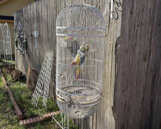 Hanging wire bird cage