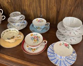 Tea cups snd saucers