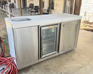 Mont Alpi stainless steel beverage center