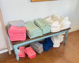 tablcloths and napkins