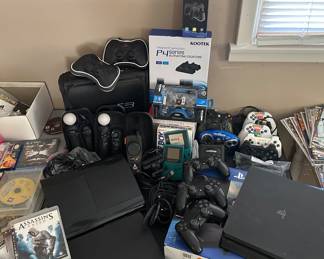 HIGHEST & BEST ON FULL GAMING COLLECTION BY 4:00 SUNDAY 3/23!