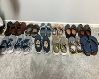 Men's shoes, size 9