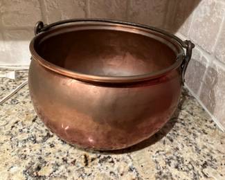 Copper pot w iron bail