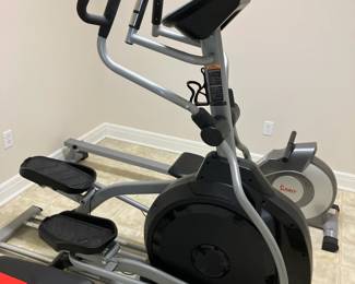 Spirit XE 295 elliptical machine